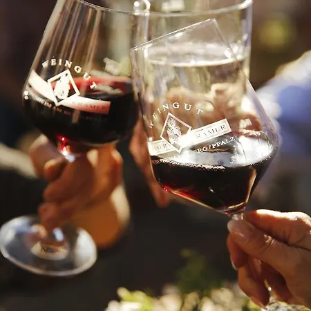 & Restaurant Weisenheimer Hof Hotel Weisenheim am Berg